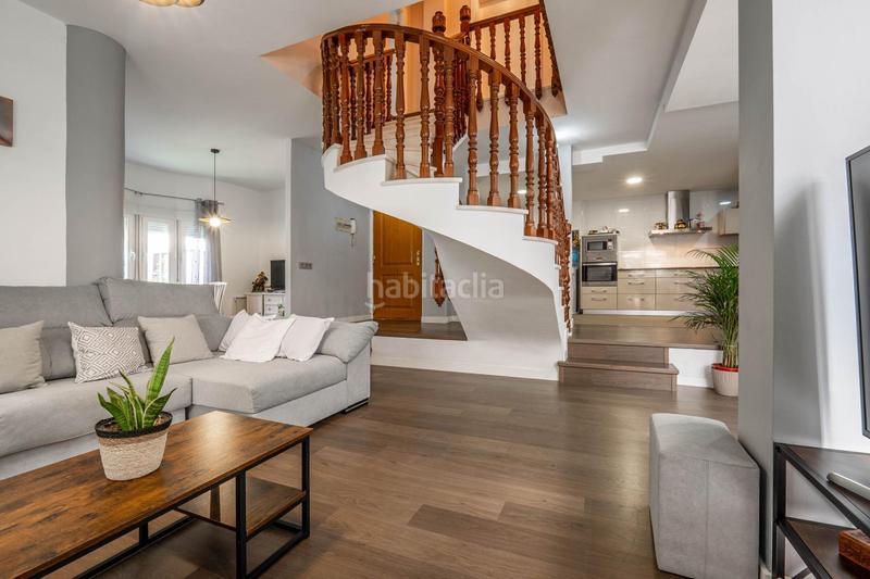 Foto 2c347d45-df95-487a-ba2e-527cbeade12c. Maison jumelée avec chauffage parking piscine dans La Zubia Ciudad Zubia (La)