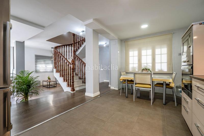 Foto 7e7e9ce1-994b-43ea-b96e-58f190c0c06e. Maison jumelée avec chauffage parking piscine dans La Zubia Ciudad Zubia (La)