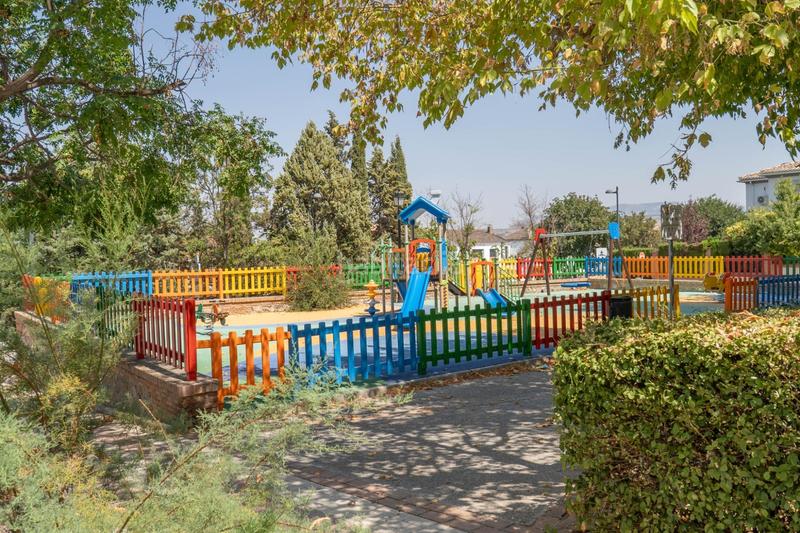 Foto a7d37c90-8e53-4afa-892c-a931dda5fb41. Maison jumelée avec chauffage parking piscine dans La Zubia Ciudad Zubia (La)