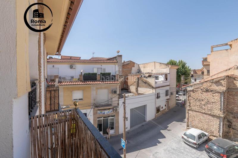 Foto 0a8a0b57-db18-4ea5-adcd-03c9824d30f2. Piso en venta piso en el centro haciendo esquina en Cúllar Vega