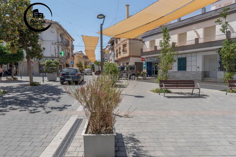 Foto f9ce86ca-f531-4aee-812f-cb3d7872f922. Piso en venta piso en el centro haciendo esquina en Cúllar Vega