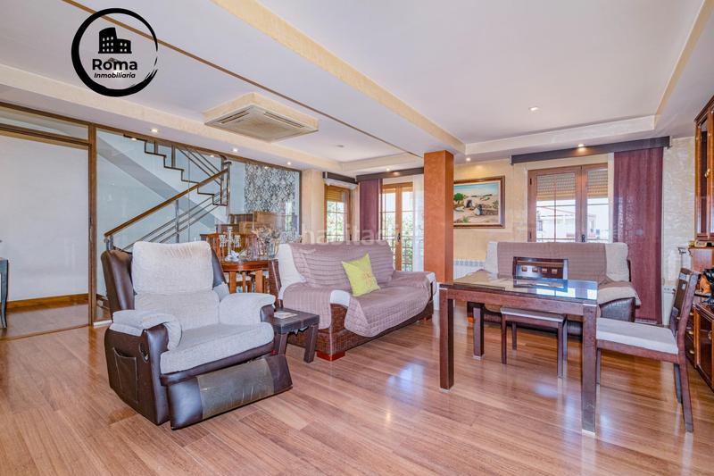 Foto 5ec0c81f-291d-4e0a-b916-13cf35270142. Casa adosada casoplon en el zaidin en Barrio de Zaidín Granada