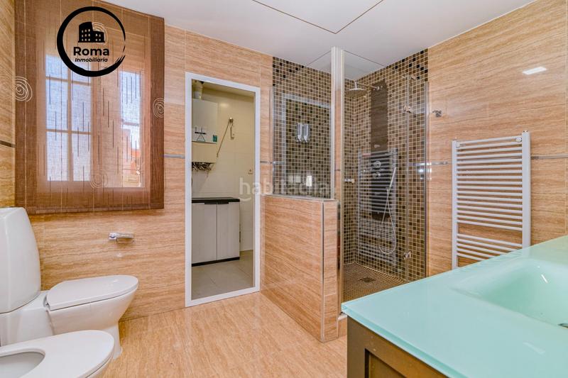 Foto adfd687f-6149-40f3-8a24-a92c48e8f1c6. Casa adosada casoplon en el zaidin en Barrio de Zaidín Granada