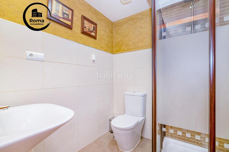 Foto e3fcf919-bba4-403d-8209-feac4a8f5033. Casa adosada casoplon en el zaidin en Barrio de Zaidín Granada