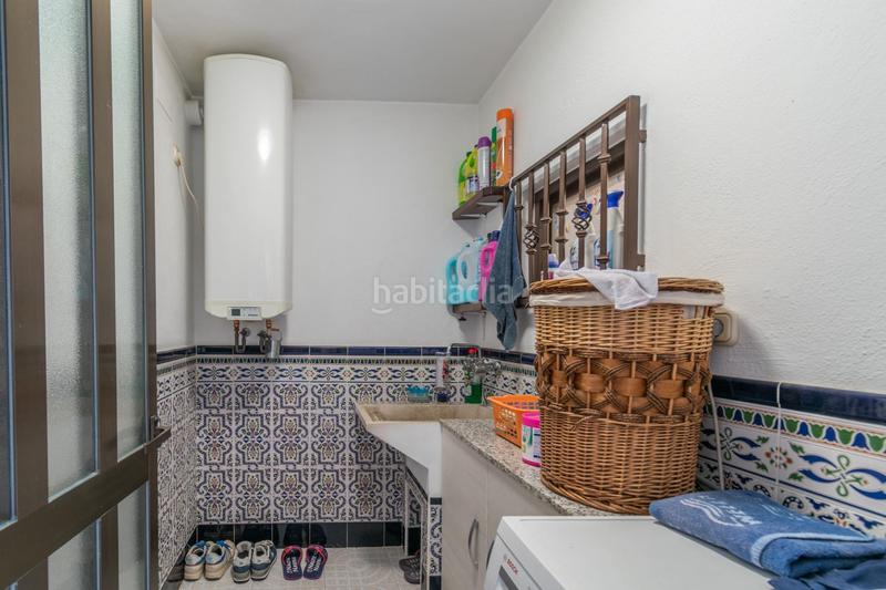 Foto 447ea026-b74d-4f90-9928-25f44eb0ae34. Casa a schiera con riscaldamento parcheggio in Rosaleda - Juventud Granada