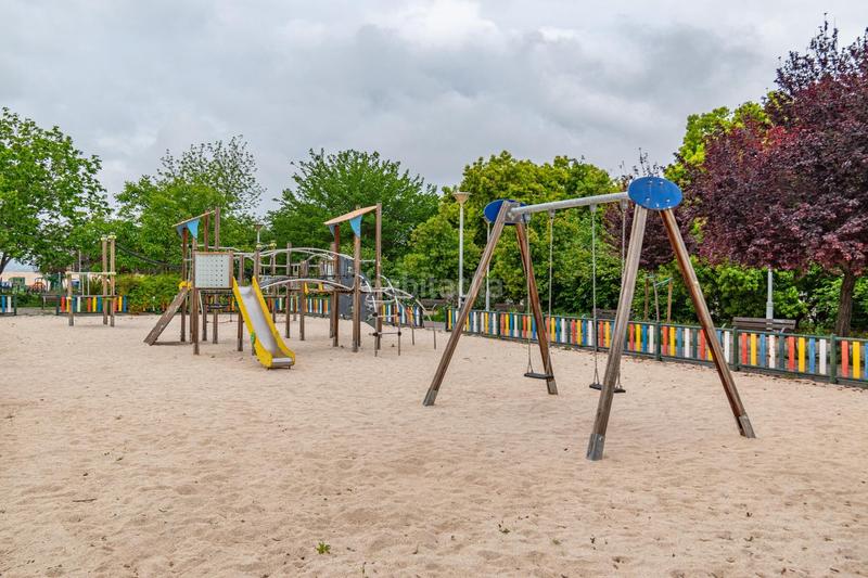 Foto 155a3370-a7b6-4056-85f8-e5c4f8b607b9. Casa adosada en Rosaleda - Juventud Granada