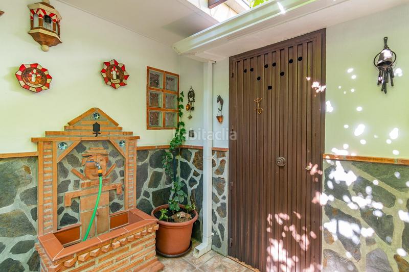 Foto c75f20d0-f8c4-4690-b20a-948c22b941cc. Casa adossada amb calefacció aparcament a Rosaleda - Juventud Granada