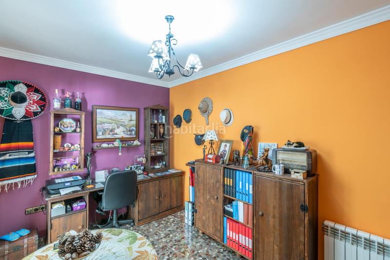 Foto d537bd1b-a93c-4b15-969d-294b381ecc67. Casa adossada amb calefacció aparcament a Rosaleda - Juventud Granada