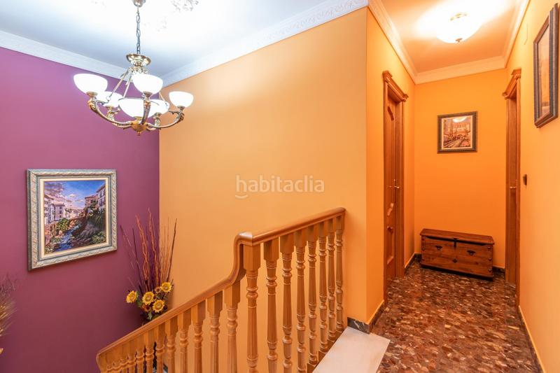 Foto f32b66a2-ffda-4c86-8cbd-63639c6a6be6. Casa adossada amb calefacció aparcament a Rosaleda - Juventud Granada