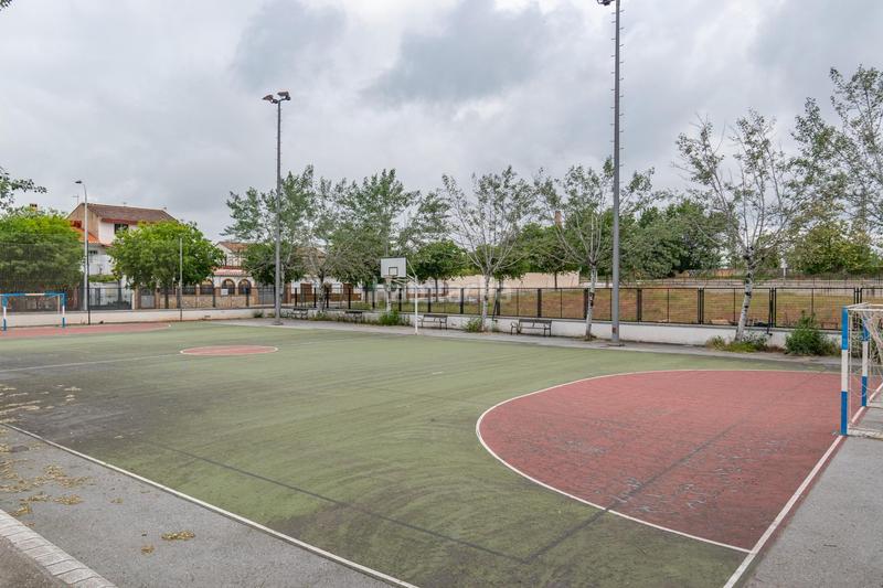 Foto 7bf7b503-050c-4ddb-bf3e-fa10000788a0. Reihenhaus mit heizung parking in Rosaleda - Juventud Granada