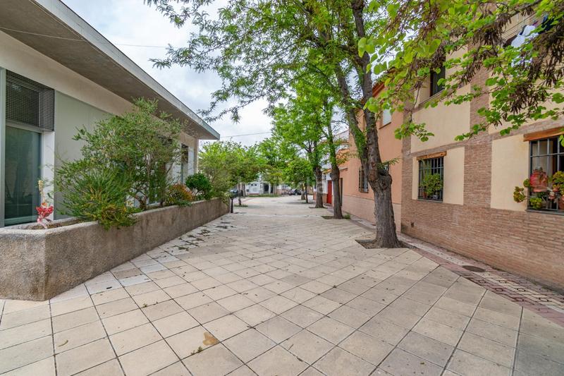 Foto 0dae541d-7a22-4984-80c5-649bc8232e52. Semi detached house with heating parking in Rosaleda - Juventud Granada