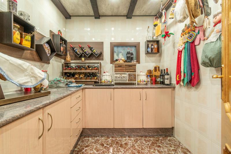 Foto 8ae99c2c-ec27-4870-8243-7d2cec073a07. Semi detached house with heating parking in Rosaleda - Juventud Granada