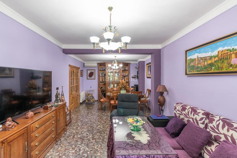 Foto 8f3fa8ad-9092-4848-b503-a235aba32e00. Semi detached house with heating parking in Rosaleda - Juventud Granada