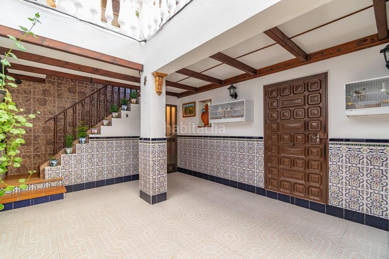 Foto b3d7cf5c-0ef9-4b76-abe9-62faaf741f77. Semi detached house with heating parking in Rosaleda - Juventud Granada