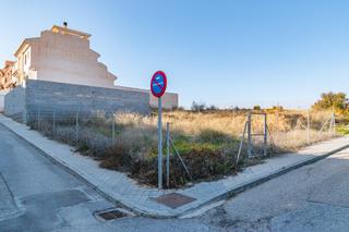 Residential Plot in Villa de Otura. Parcela en esquina en otura