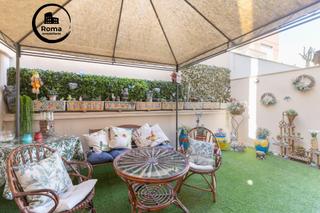 Appartement à San Cayetano. Piso en churriana de la vega con dos patios