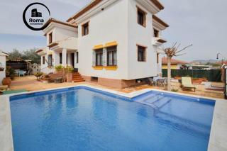 Chalet  Calle alelies (vent) 3. Impresionante chalet dividido en dos viviendas!