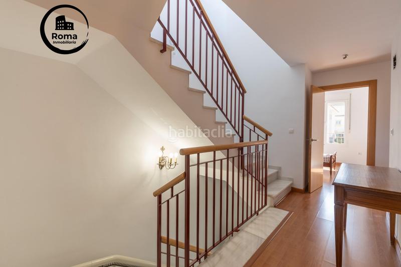 Foto 1316536a-a9d7-4fa7-b405-097e234121e9. Towny house with parking in Huétor Vega