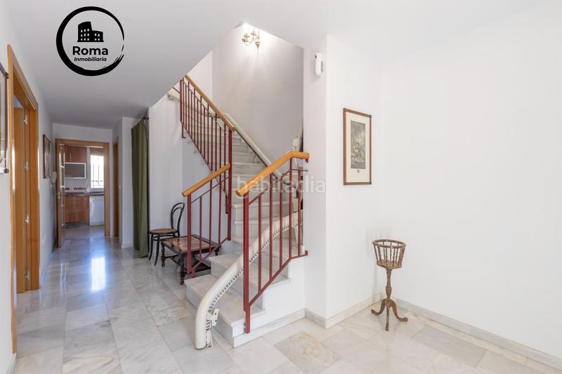 Foto 40c037bd-7eac-4fb1-b55c-80f0f44e3175. Towny house with parking in Huétor Vega