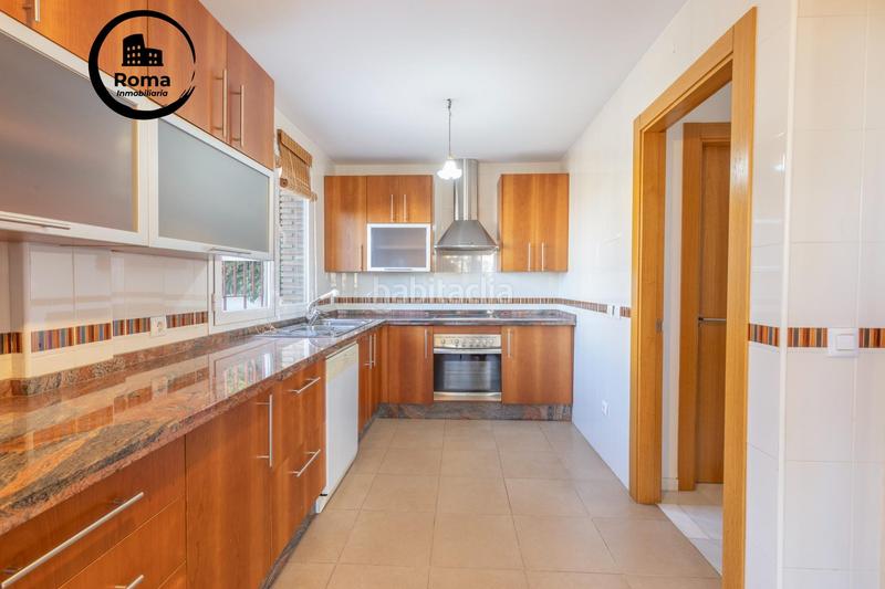 Foto 8aa2b775-1e89-4daa-b3ab-006d8cbc1c23. Towny house with parking in Huétor Vega