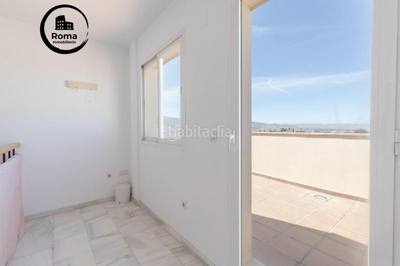 Foto d5502f44-43f1-4da2-ab5c-b7e221ee399d. Towny house with parking in Huétor Vega