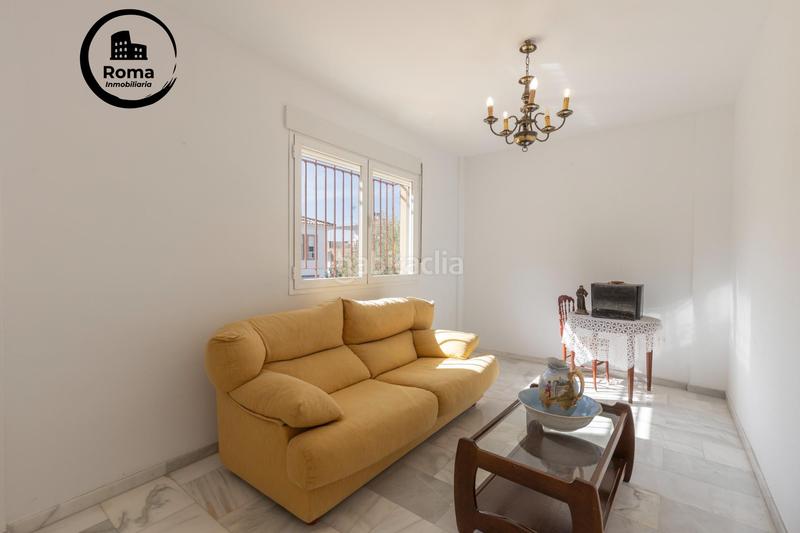 Foto ece68b99-0a4b-43fe-ade6-a337d535795d. Towny house with parking in Huétor Vega