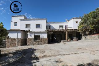 Chalet  Busquístar. Hotel rural en un entorno mágico, busquístar