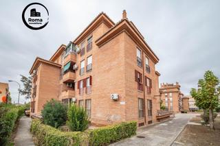 Pis  Calle de los abencerrajes. Amplio piso en palacio de deportes