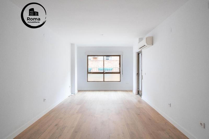 Foto 0cbcd3ac-393b-4c1c-aff6-b28e4b3fbae9. Piso  reformado con cochera junto recogidas en Granada