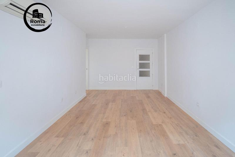 Foto edf0e95b-79f3-40c0-900e-ffa53e17f1ad. Piso  reformado con cochera junto recogidas en Granada