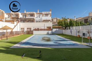 Casa bifamiliare  Calle san jose. Gran chalet pareado con piscina comunitaria detrás de la ruta de