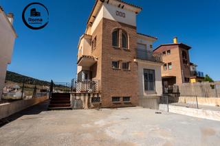 Xalet a Dílar. Chalet independiente con piscina en cañadas del parque