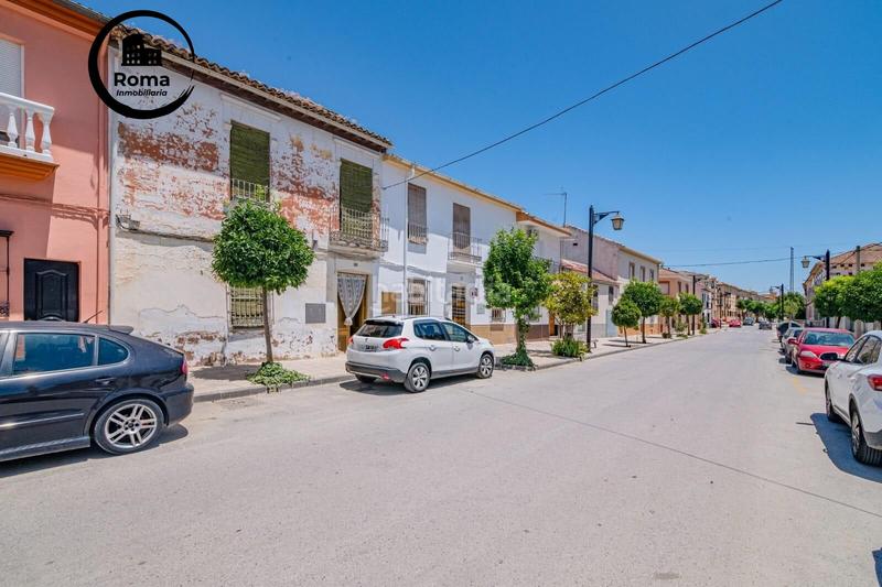 Foto 819d773c-4a4c-4f2b-a023-68f4056289fe. Casa adosada en lopez de los rios 19 vivienda para reformar en pleno centro ! en Cijuela