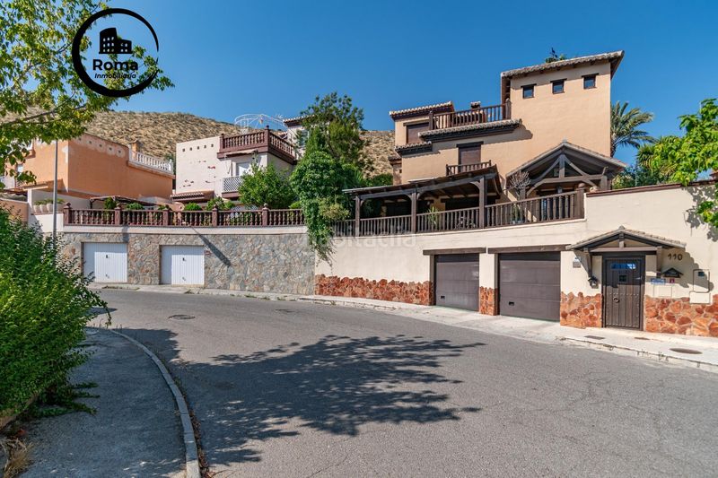 Foto 0c678c10-d4d6-4333-988e-7f2650b9f39b. Xalet amb aparcament a Cenes de la Vega