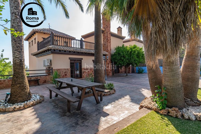Foto b419ed5d-4fac-49b2-9658-94c6060098d7. Xalet amb aparcament a Cenes de la Vega