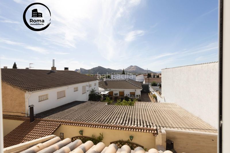 Foto 049b9e3b-f3ad-48c9-ad6c-2435f98cb84b. Casa aparellada amb calefacció aparcament a Albolote