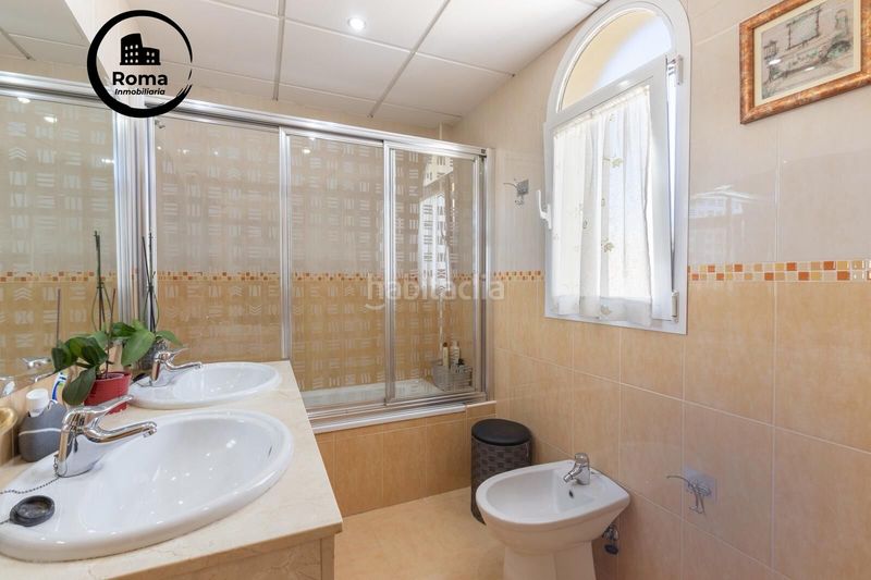 Foto 373d9507-c0fc-44de-9361-4ff926c9a567. Casa aparellada amb calefacció aparcament a Albolote