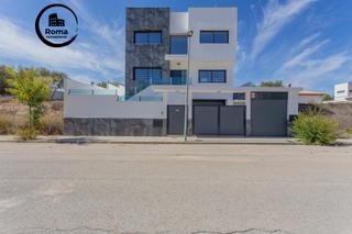 Xalet a Atarfe. Ponemos a la venta esta espectacular casa en la urbanización los