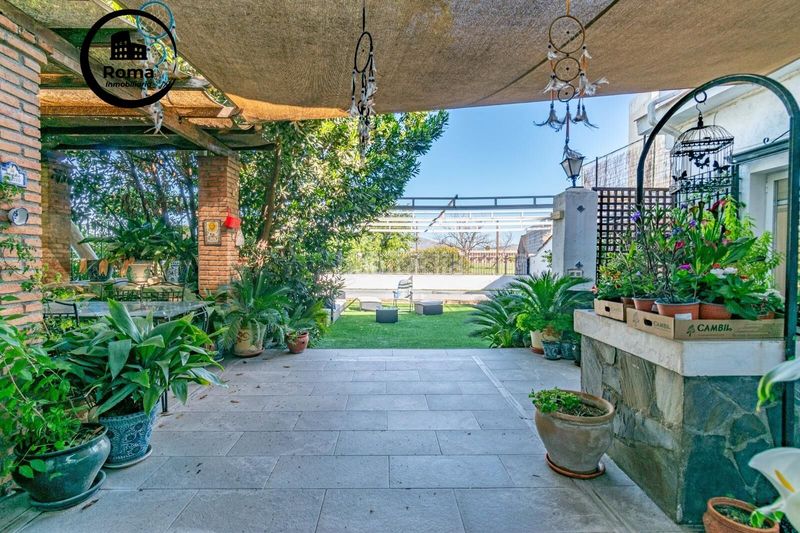 Foto f1d838bc-d33a-4be3-aae1-1be0e33c9c54. Casa amb piscina a Purchil Vegas del Genil