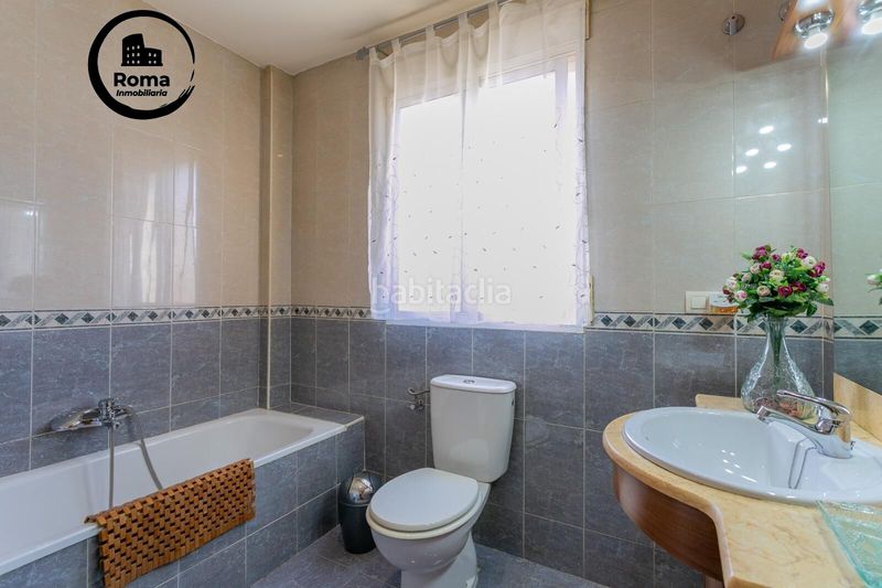 Foto 90421e98-ddc9-4012-a341-4f4bcf5f6d99. Casa adossada amb calefacció aparcament a Cerrillo de Maracena - Periodistas Granada