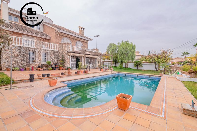 Foto 0866bd18-8ae5-43cc-826c-9b6ffaff4860. Xalet amb calefacció aparcament piscina a Altos de la Zubia Zubia (La)