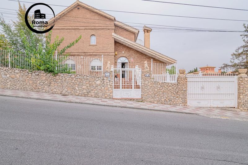 Foto dfb67767-3b2c-4bd3-8c46-9df559339679. Xalet amb calefacció aparcament piscina a Altos de la Zubia Zubia (La)