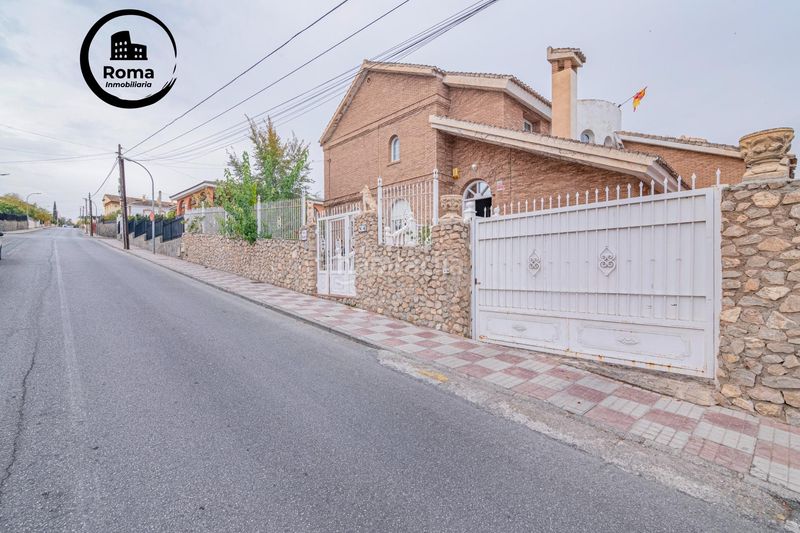 Foto ea85c9cb-a8c6-463c-83c3-8614f8b197b0. Xalet amb calefacció aparcament piscina a Altos de la Zubia Zubia (La)