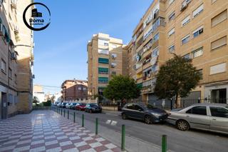 Planta baixa a Barrio de Zaidín. Tu próximo hogar en calle carmen de icaza a 10 minutos de la par