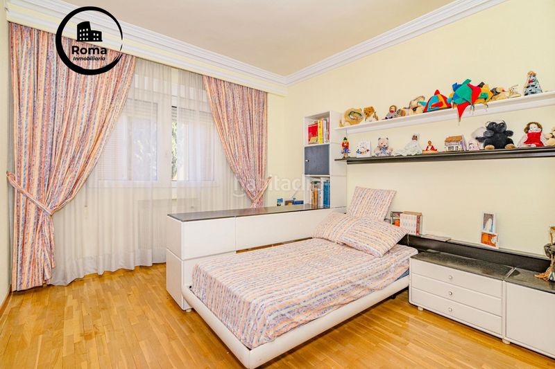 Foto c29bc923-d45c-45fd-89b0-39544a8af200. Xalet amb aparcament a Gójar