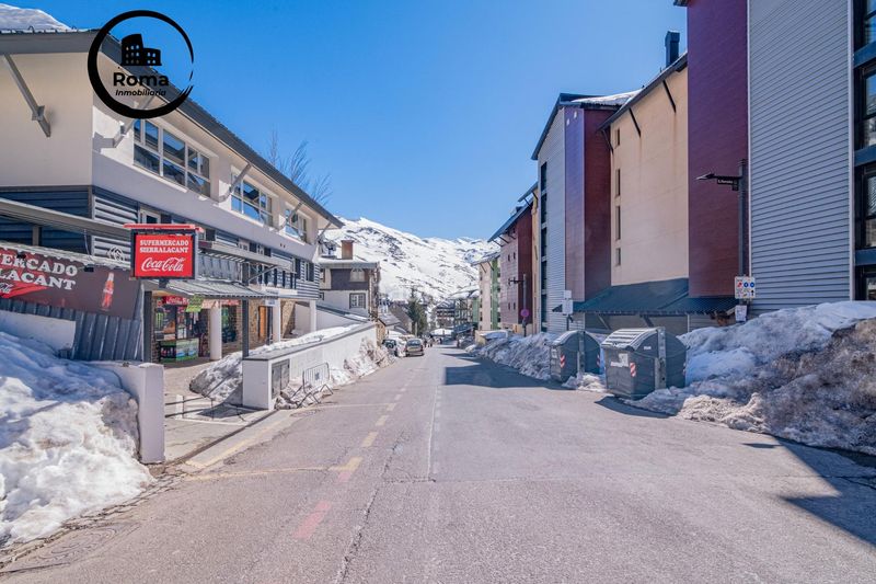 Foto 20f45390-f6f1-4ead-9ae0-2e8c22ebba69. Pis amb aparcament piscina a Zona alta Sierra Nevada