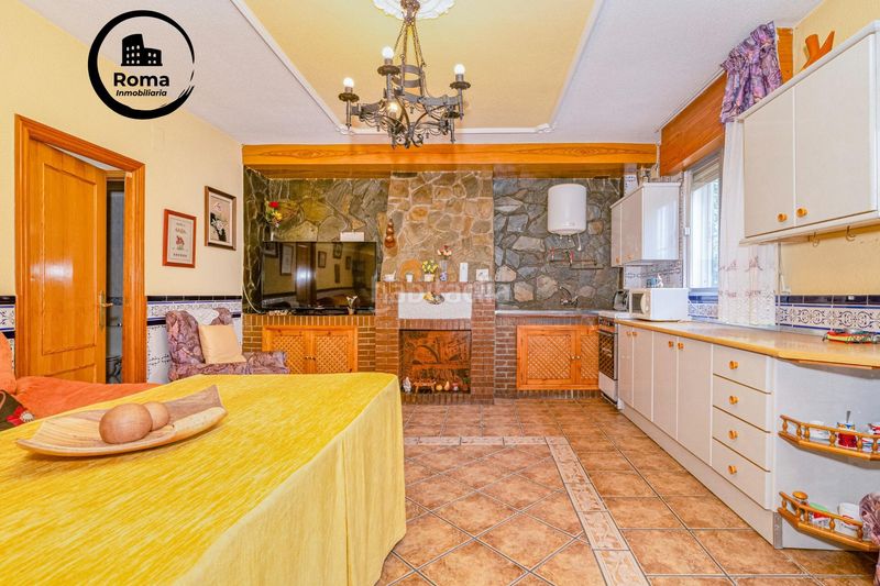 Foto f201c96b-602a-4c27-8459-c6cb3902da38. Xalet amb aparcament piscina a Peligros