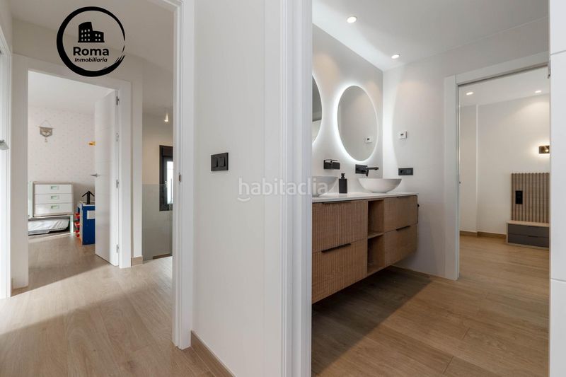 Foto 295fa771-dd5d-4661-8490-f0eb08dd9b38. Casa adossada amb aparcament a Albolote