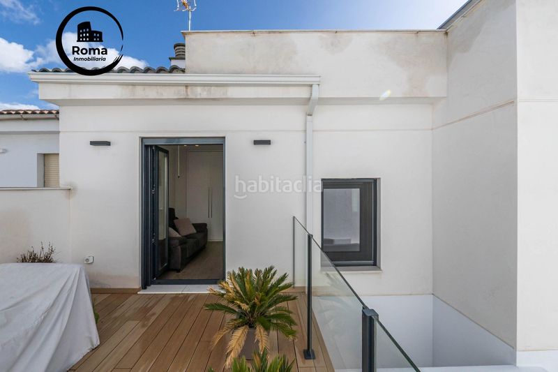 Foto db5ee6a7-07af-4d71-8692-ed39a7a068d4. Casa adossada amb aparcament a Albolote
