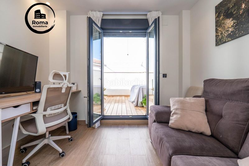 Foto dee45bbb-8d13-418c-9e73-0e8dd0bf40d3. Casa adossada amb aparcament a Albolote